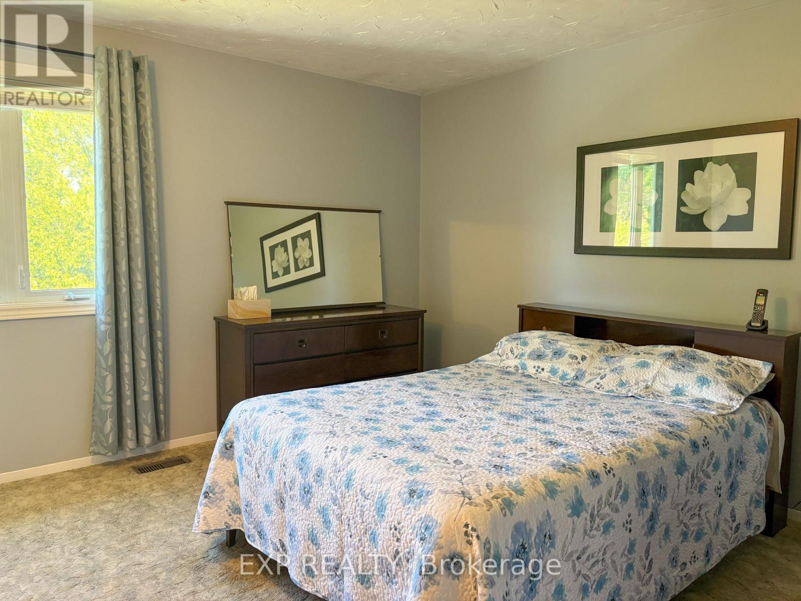 426 SIDNEY AVENUE - 17