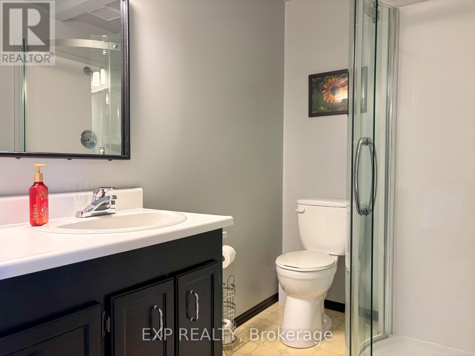 426 SIDNEY AVENUE - 18