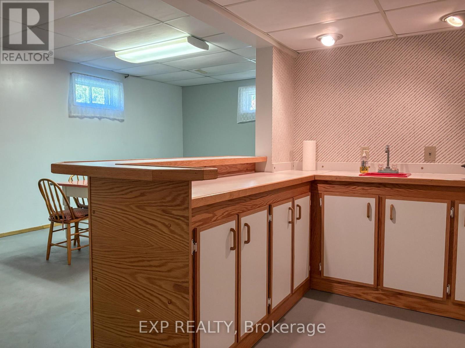 426 SIDNEY AVENUE - 20