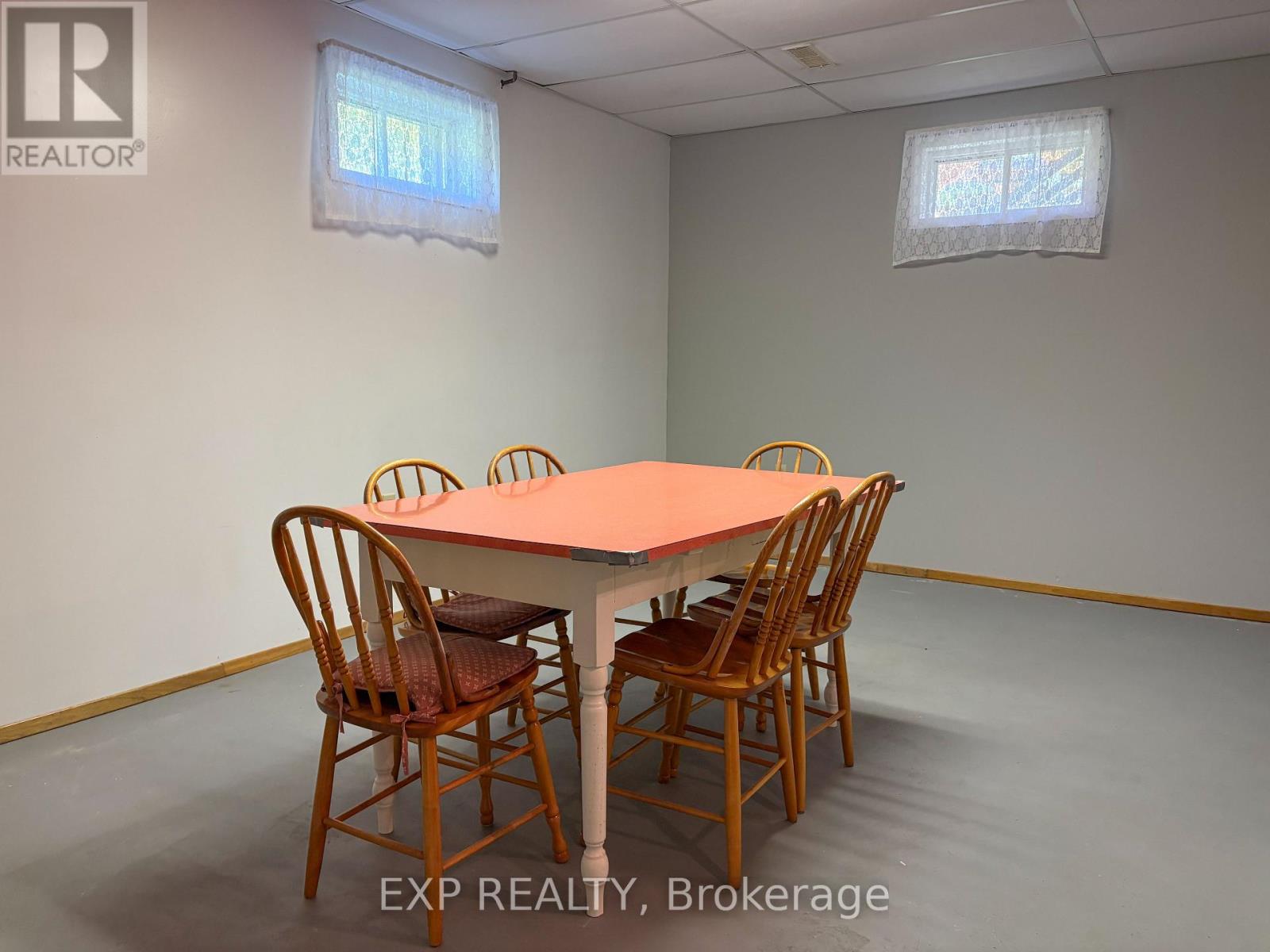 426 SIDNEY AVENUE - 21