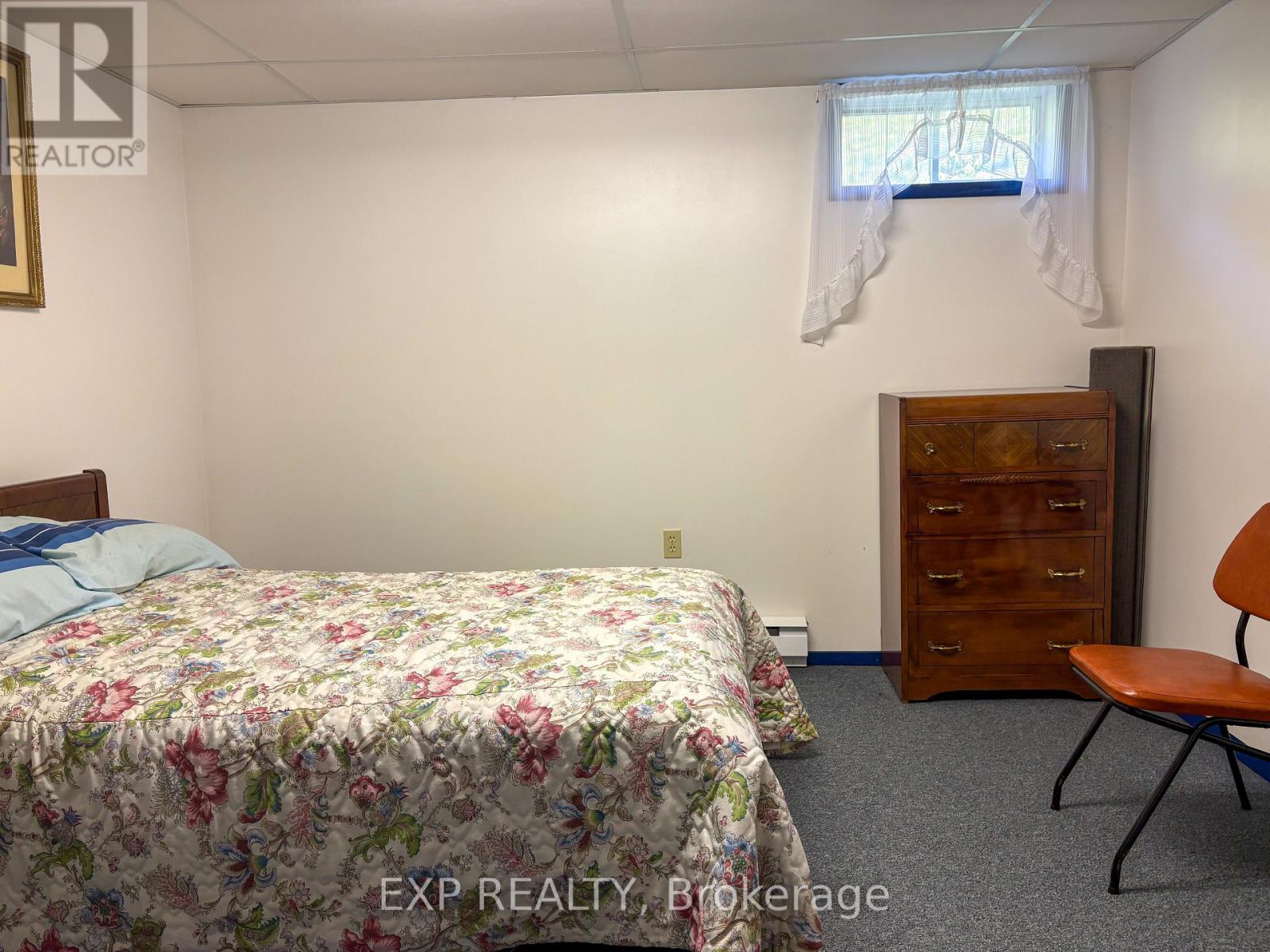 426 SIDNEY AVENUE - 22