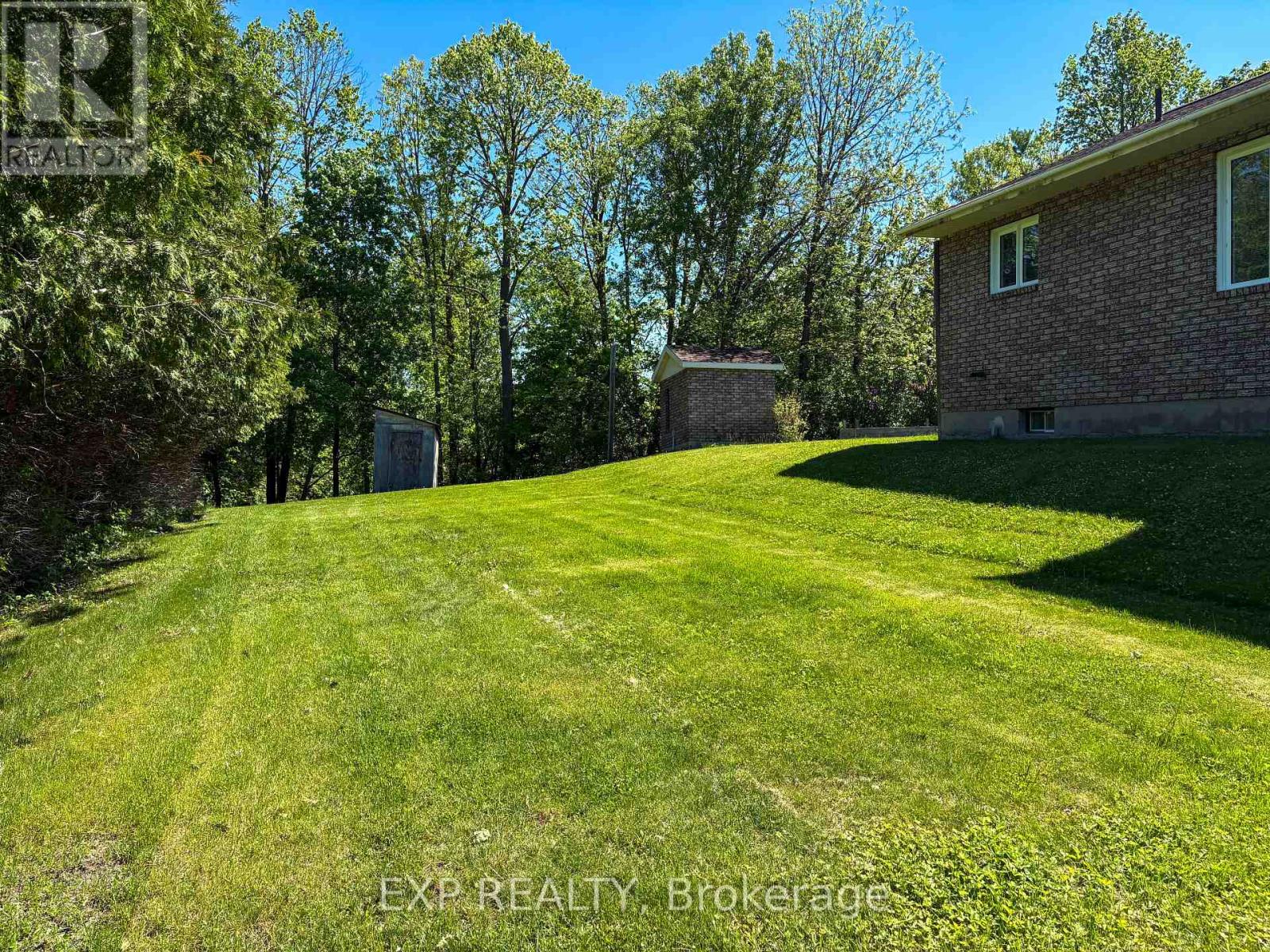 426 SIDNEY AVENUE - 25