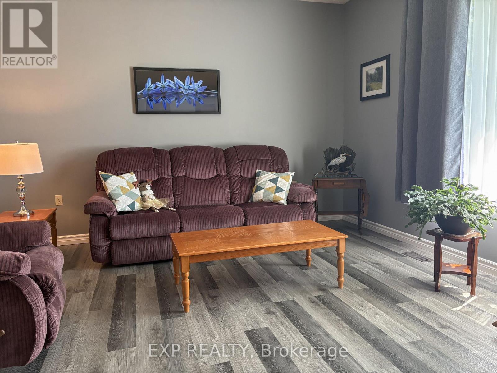 426 SIDNEY AVENUE - 6