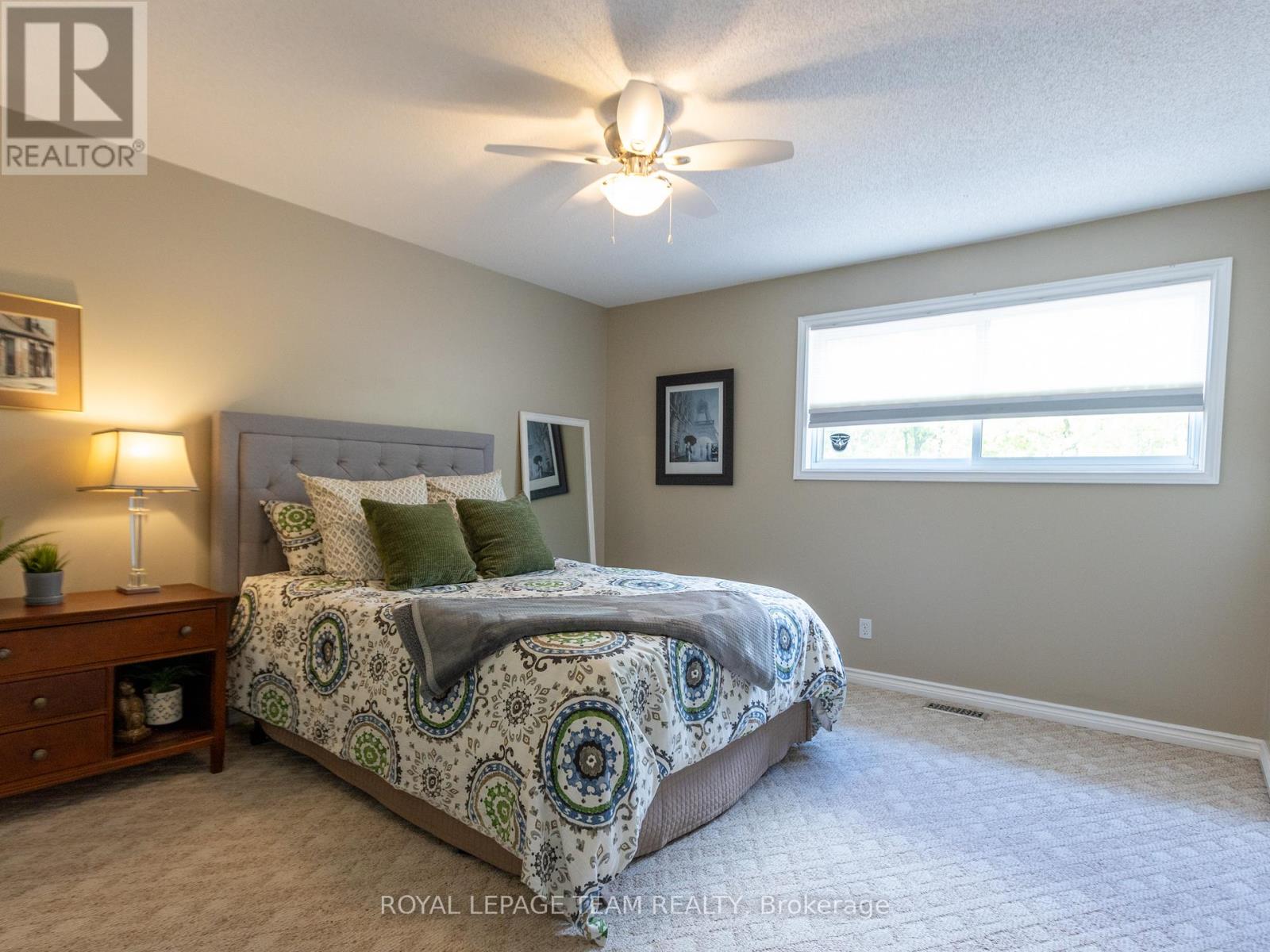 34 RIDEAUVIEW TERRACE - 24