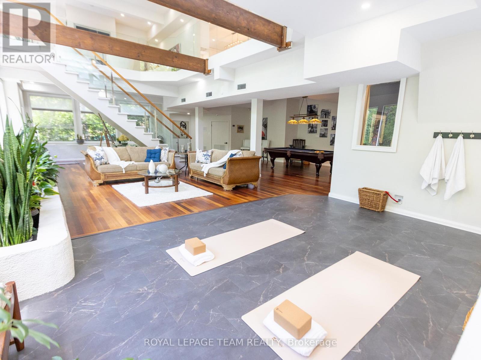34 RIDEAUVIEW TERRACE - 31