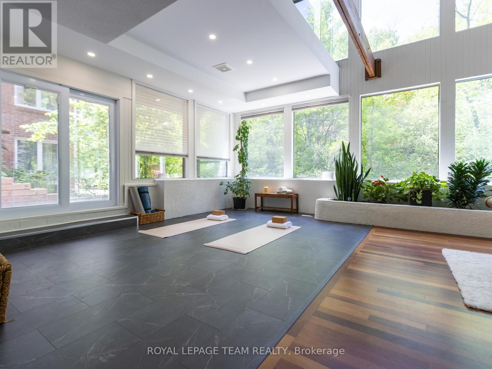 34 RIDEAUVIEW TERRACE - 32