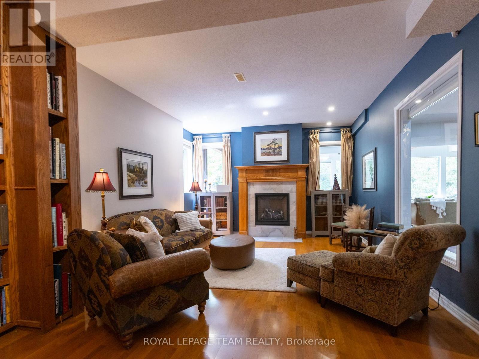 34 RIDEAUVIEW TERRACE - 35