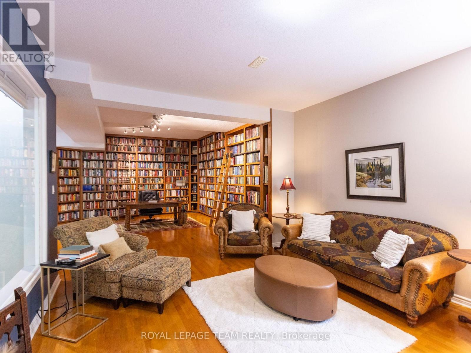 34 RIDEAUVIEW TERRACE - 36