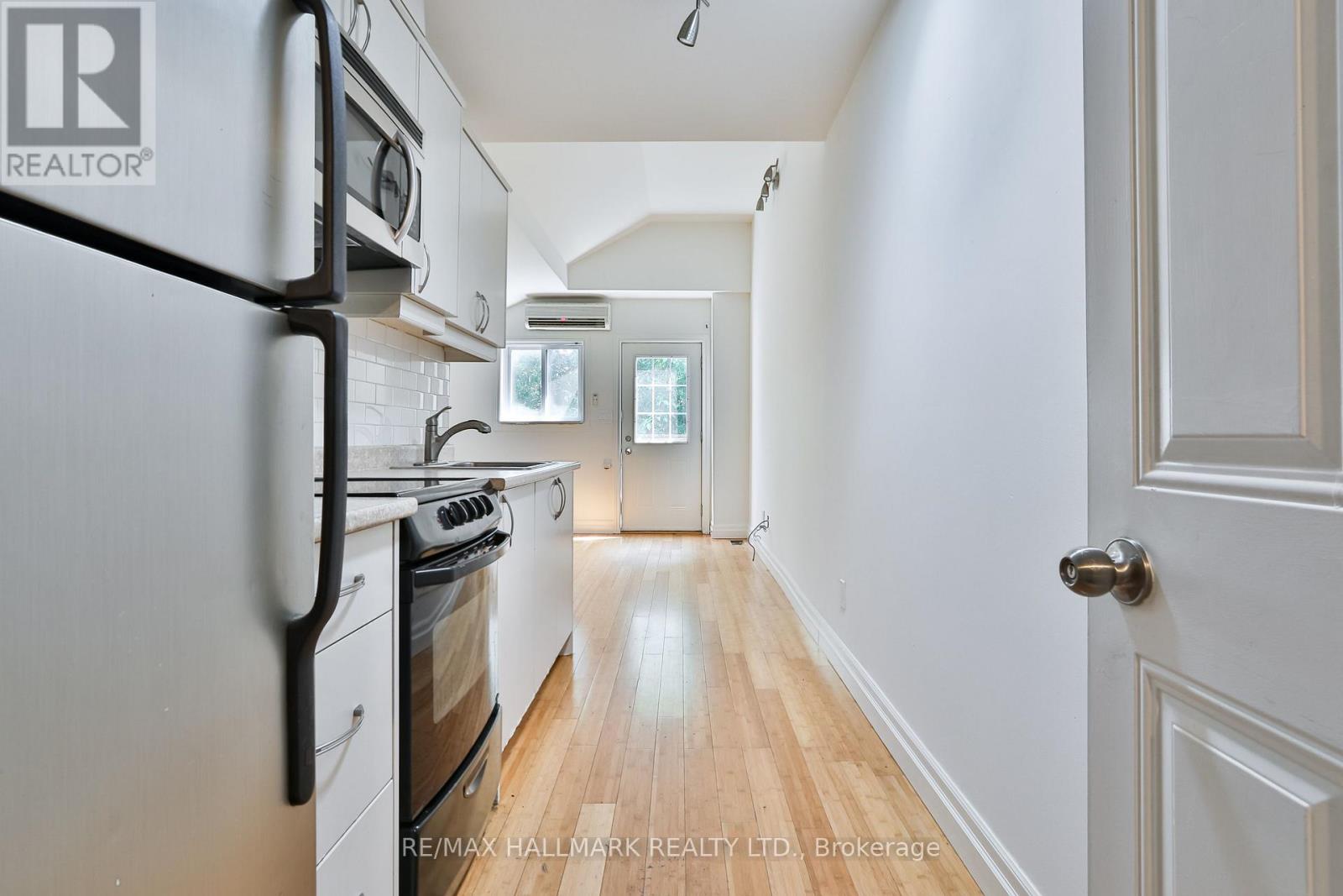 White Kitchen