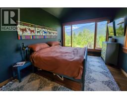 Kitchen - 6890 Harrop-procter Road, Harrop, BC V1L6R2 Photo 12