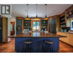 Foyer - 6890 Harrop-procter Road, Harrop, BC V1L6R2 Photo 6