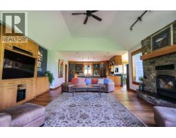 6890 Harrop-procter Road, Harrop, BC V1L6R2 Photo 35