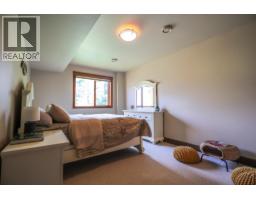 6890 Harrop-procter Road, Harrop, BC V1L6R2 Photo 44