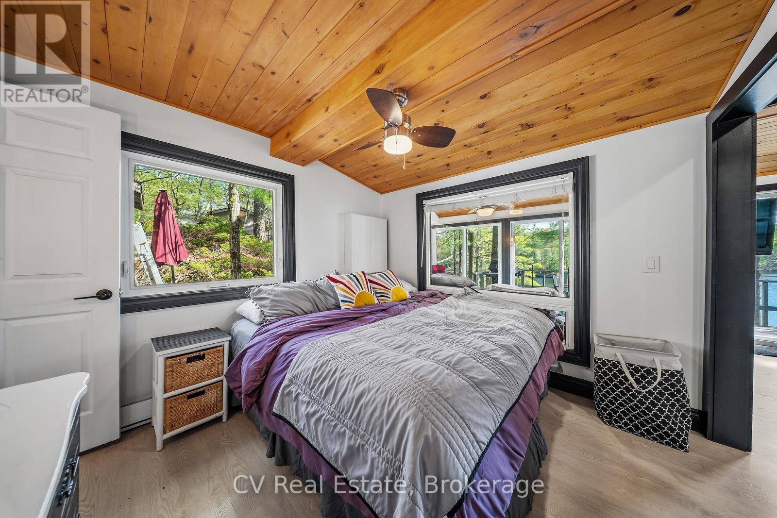 28 REDWING DRIVE - 22