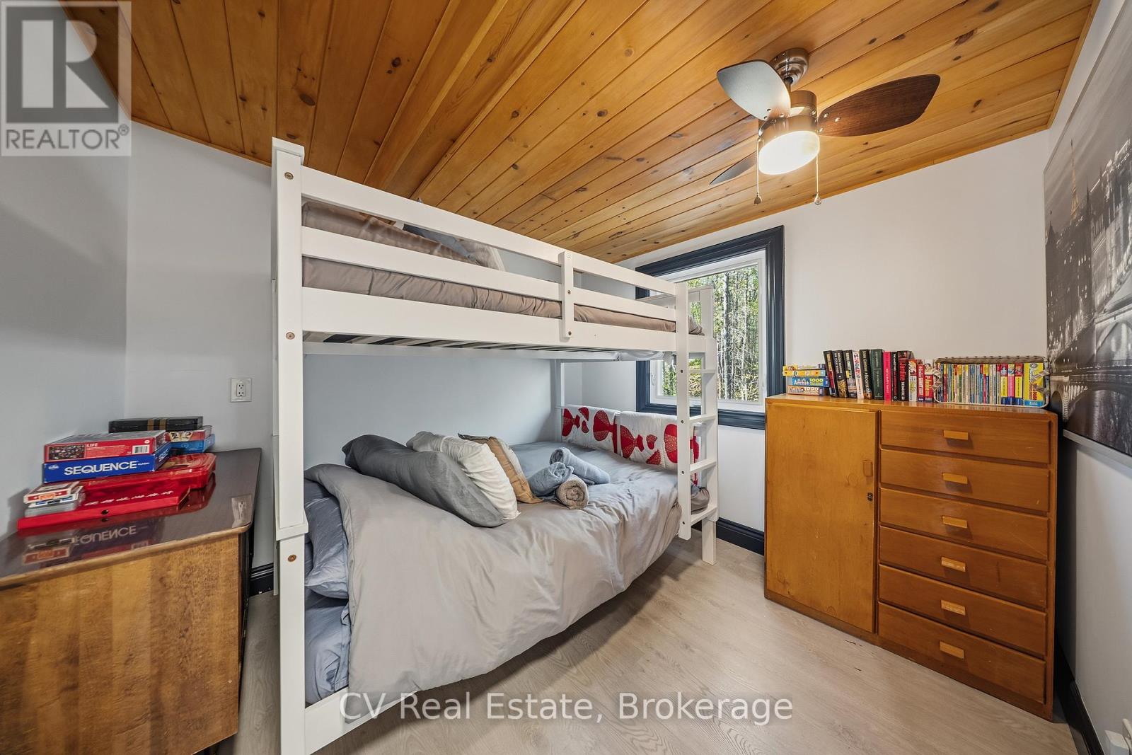 28 REDWING DRIVE - 23