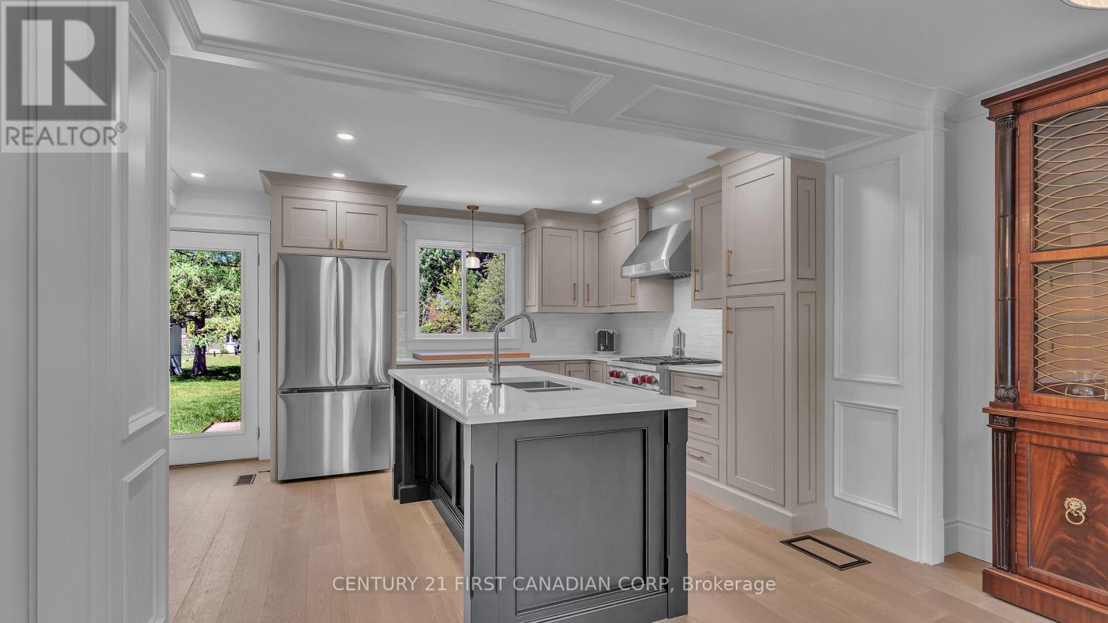 54 LLOYD MANOR CRESCENT - 10