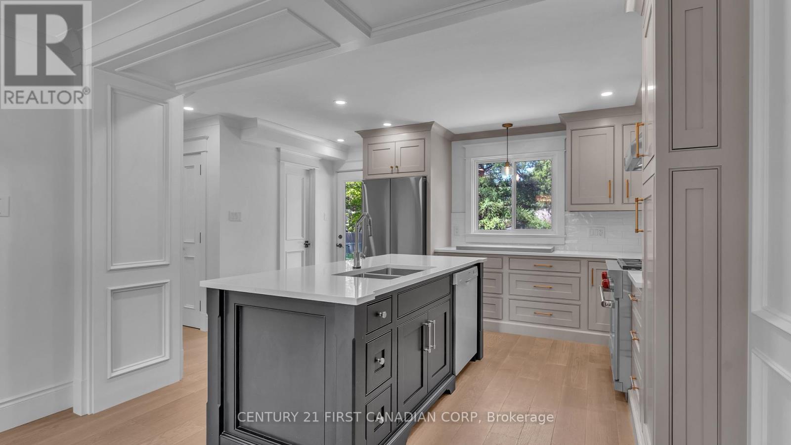 54 LLOYD MANOR CRESCENT - 11