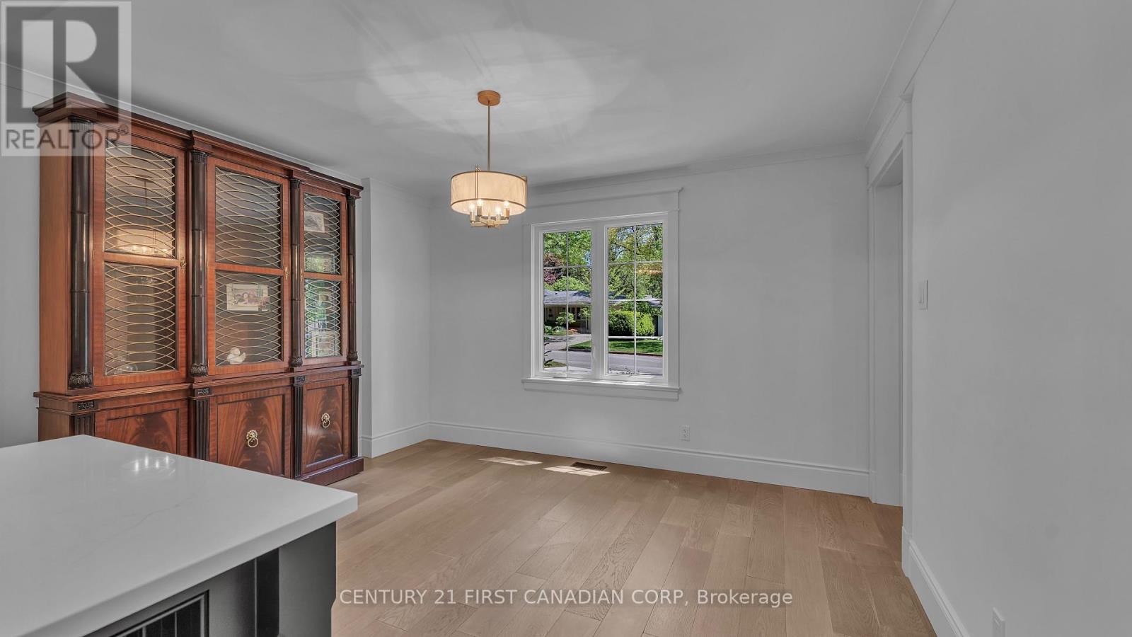 54 LLOYD MANOR CRESCENT - 14