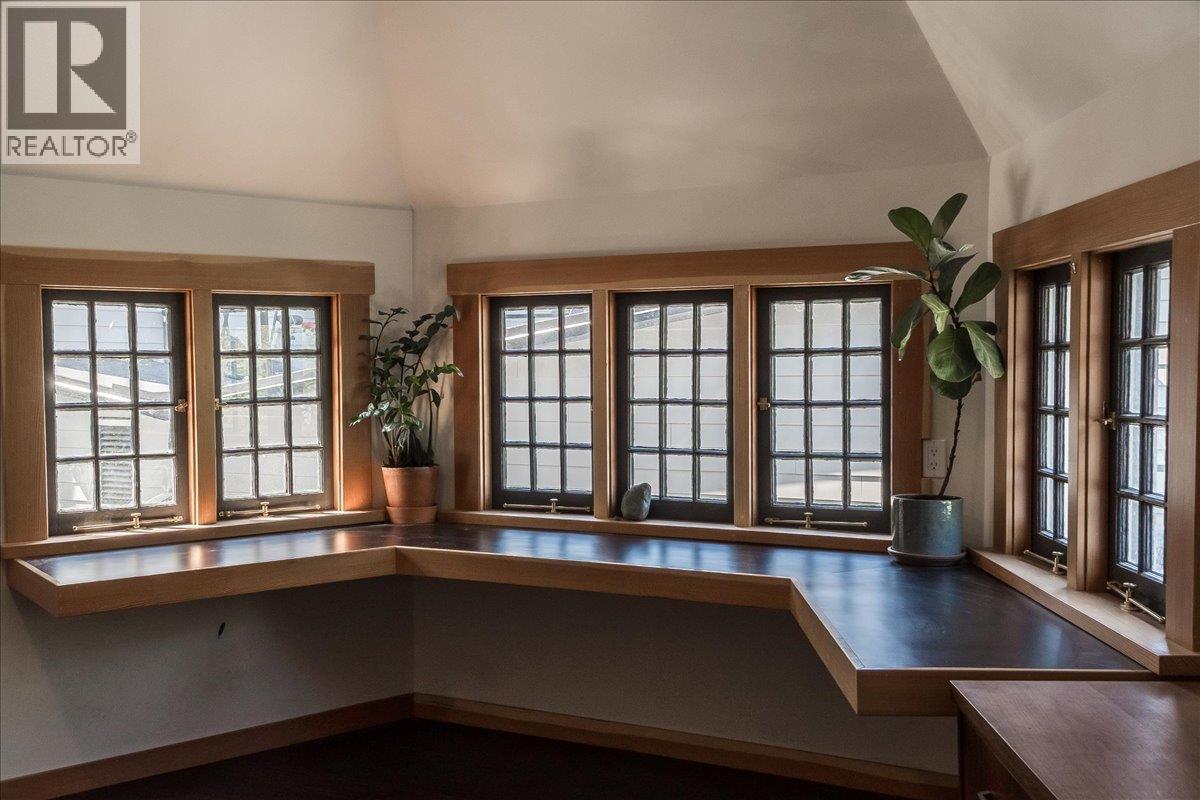 922 FRONT Street - 50