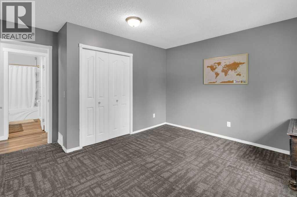 120 Alpine Crescent SE - 13