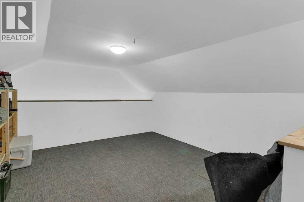 120 Alpine Crescent SE