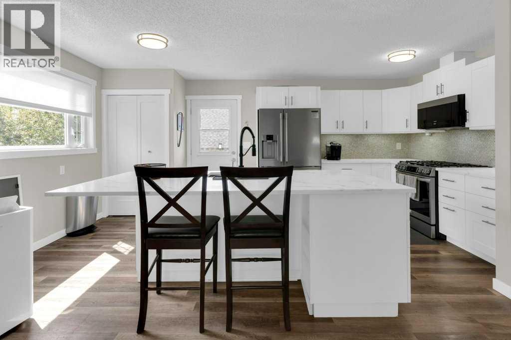 120 Alpine Crescent SE - 7