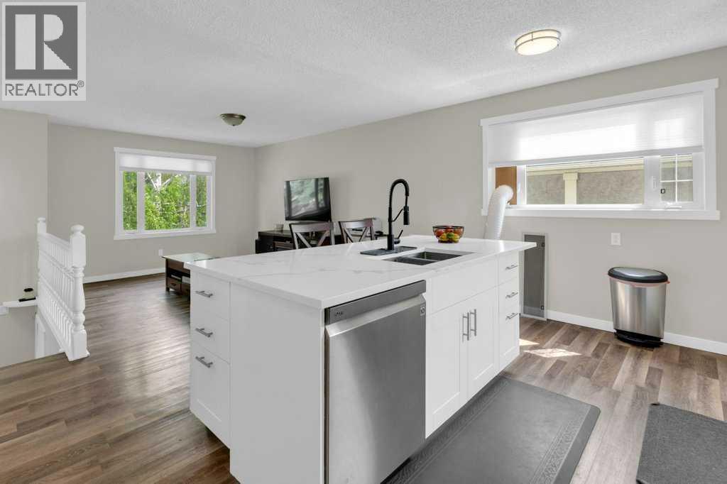 120 Alpine Crescent SE - 9