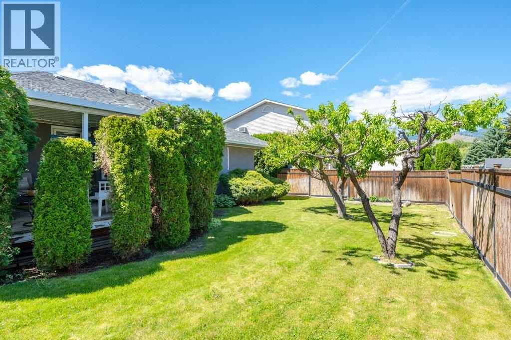 810 Merlot Avenue, Oliver