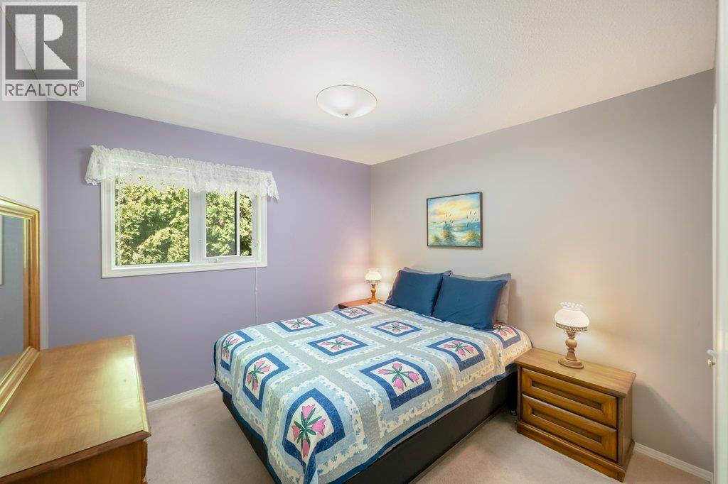 810 Merlot Avenue, Oliver