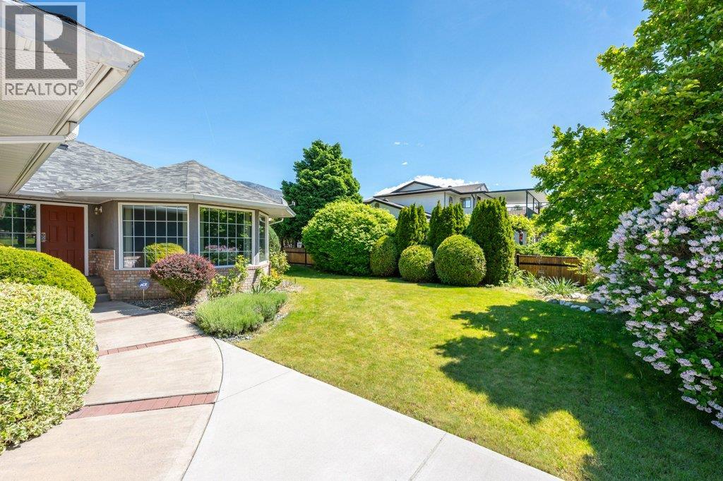 810 Merlot Avenue, Oliver