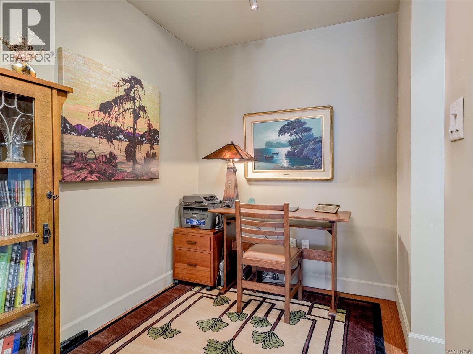 #414 21 Dallas Rd - 17