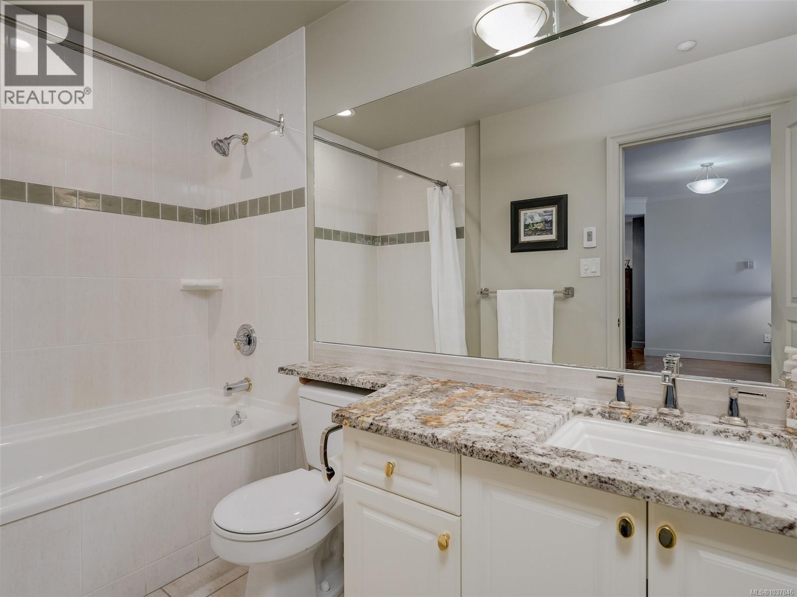 #414 21 Dallas Rd - 21