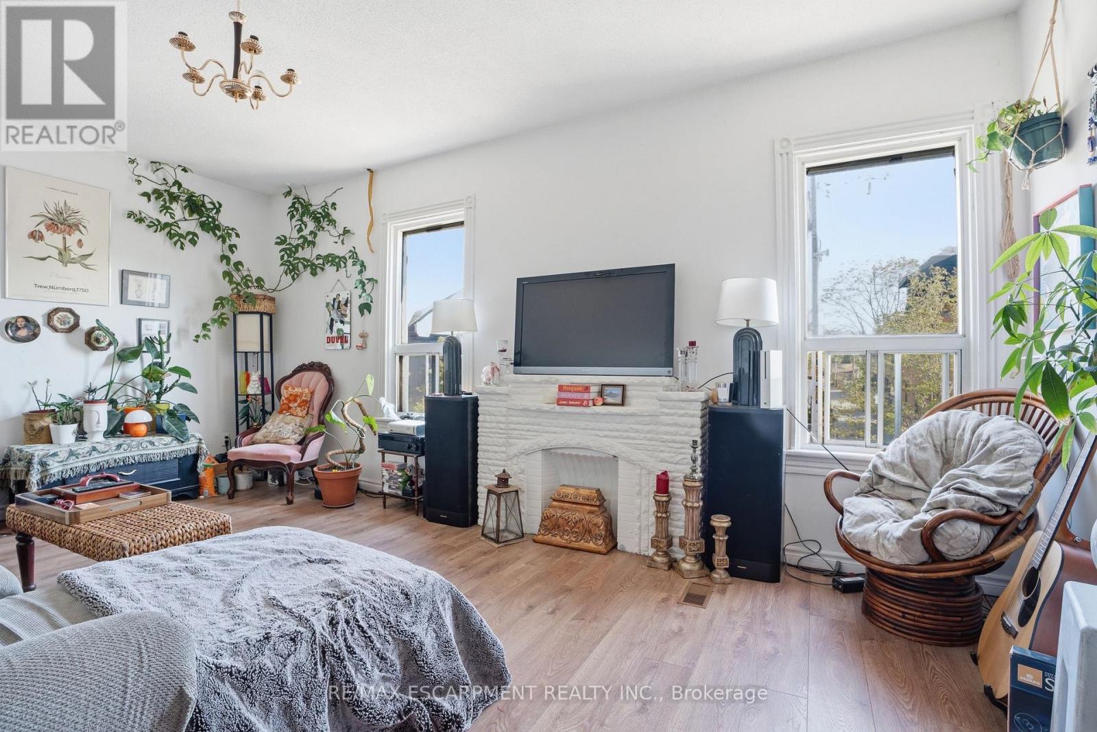 355 BARTON STREET E - 17