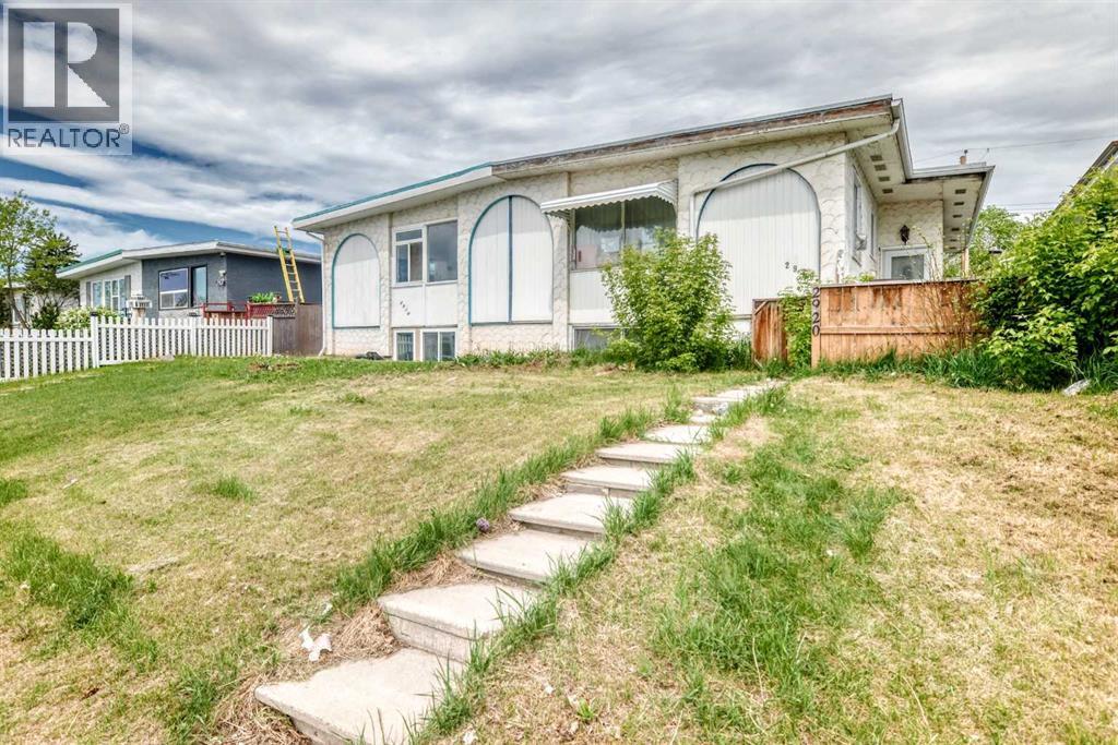 2918 Doverville Crescent SE - Image 2