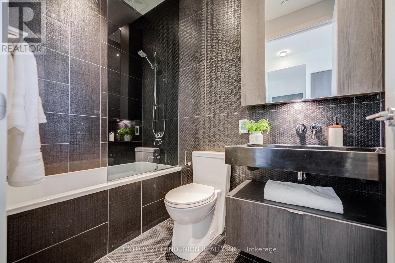 #PH4 11 YORKVILLE AVENUE - 20