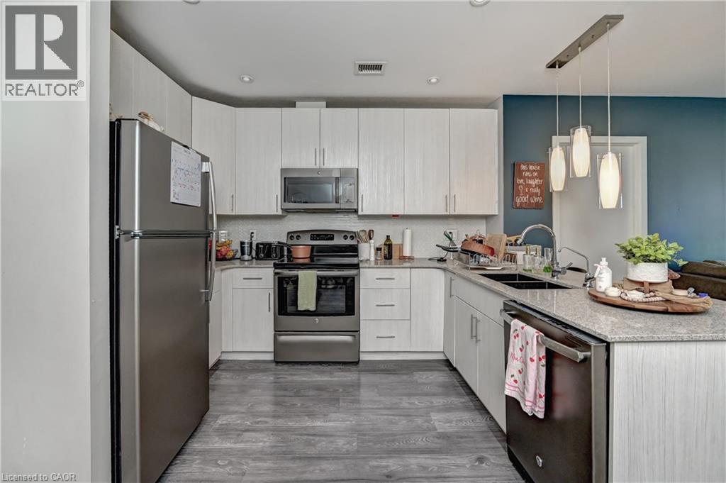 #1713 1 VICTORIA Street S - 11