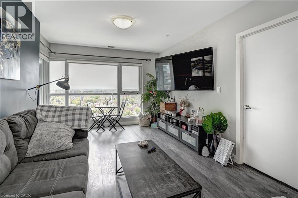 #1713 1 VICTORIA Street S - 27