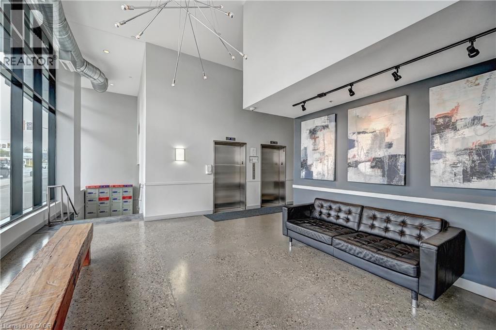 #1713 1 VICTORIA Street S - 33