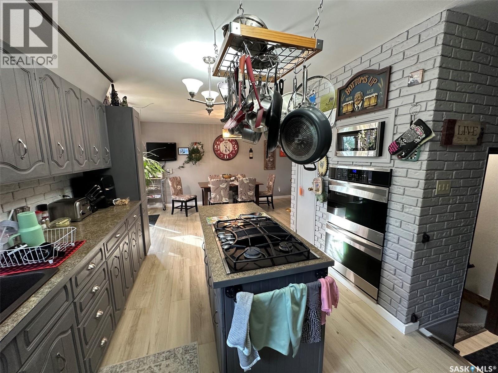 310 2nd AVENUE S - 11