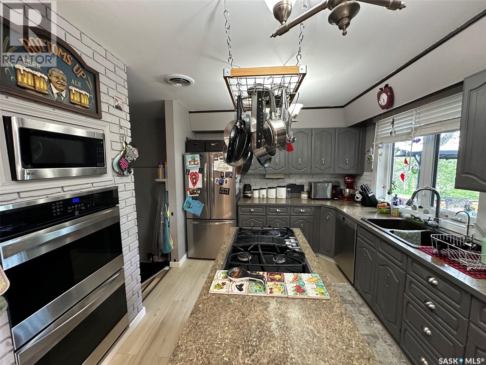 310 2nd AVENUE S - 12