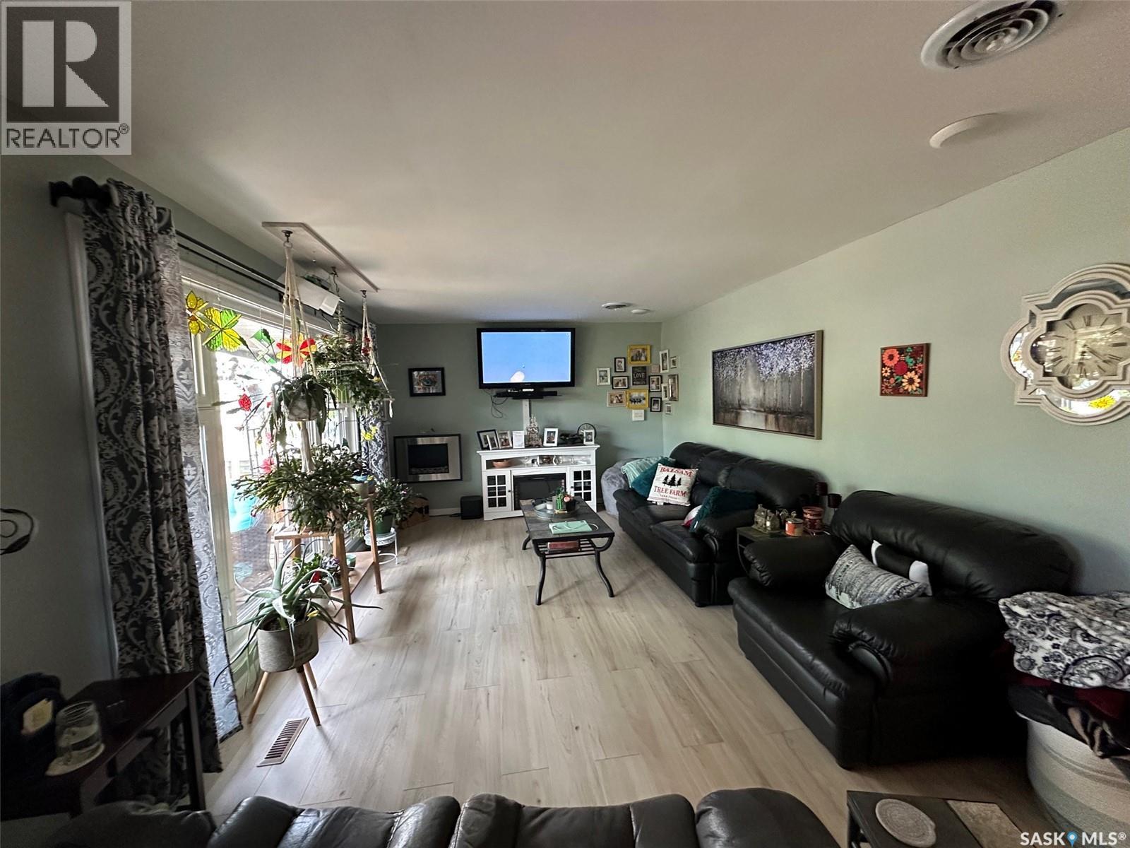 310 2nd AVENUE S - 6