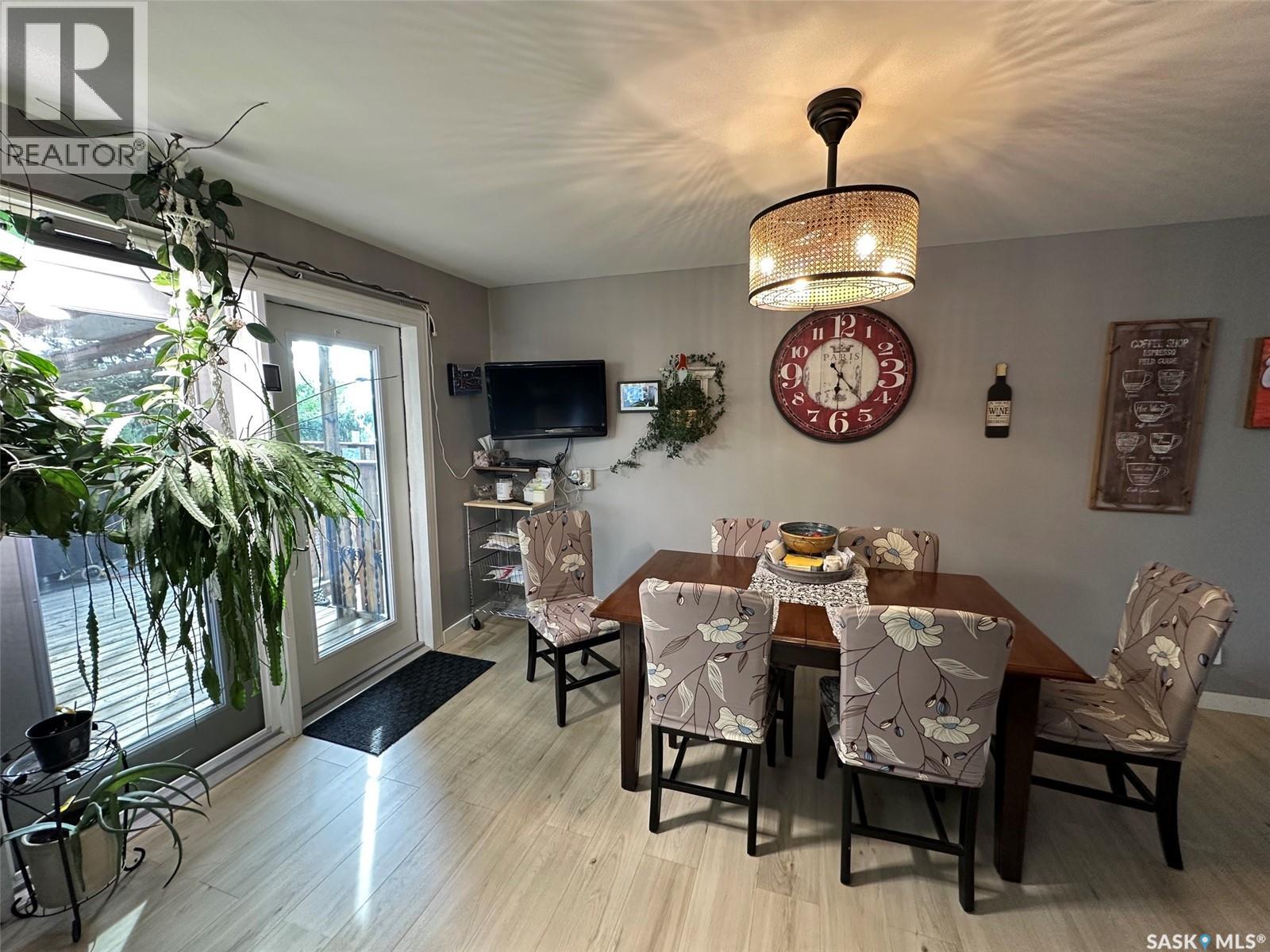 310 2nd AVENUE S - 9