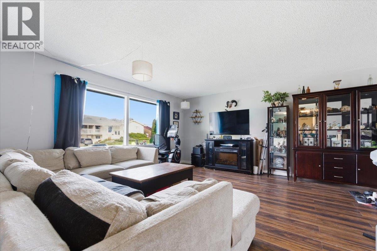 2002 21 Avenue - 4
