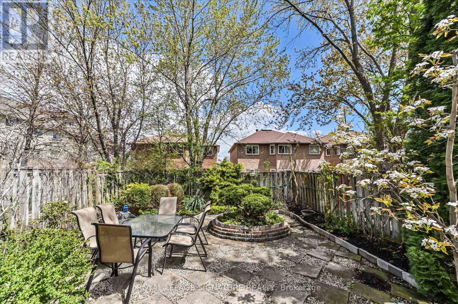 5481 PALMERSTON CRESCENT - 44