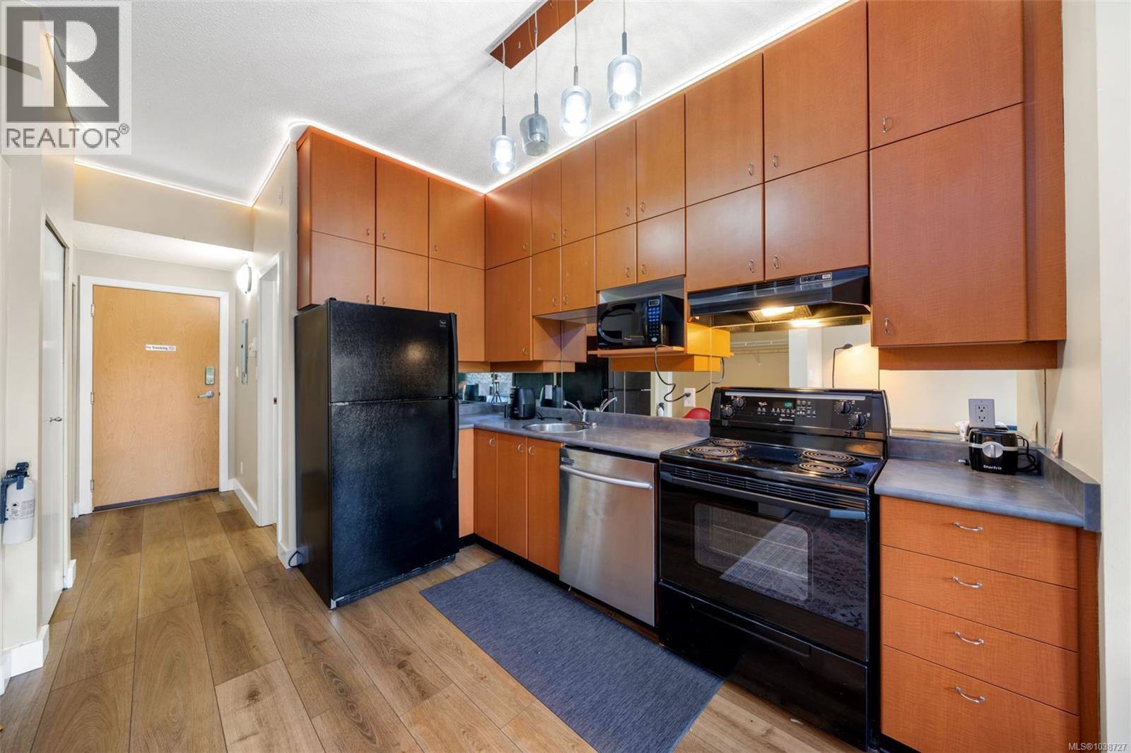 #219 409 Swift St - 7