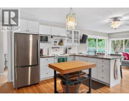 4pc Bathroom - 8110 & 8120 Busk Road, Balfour, BC V0G1C0 Photo 9