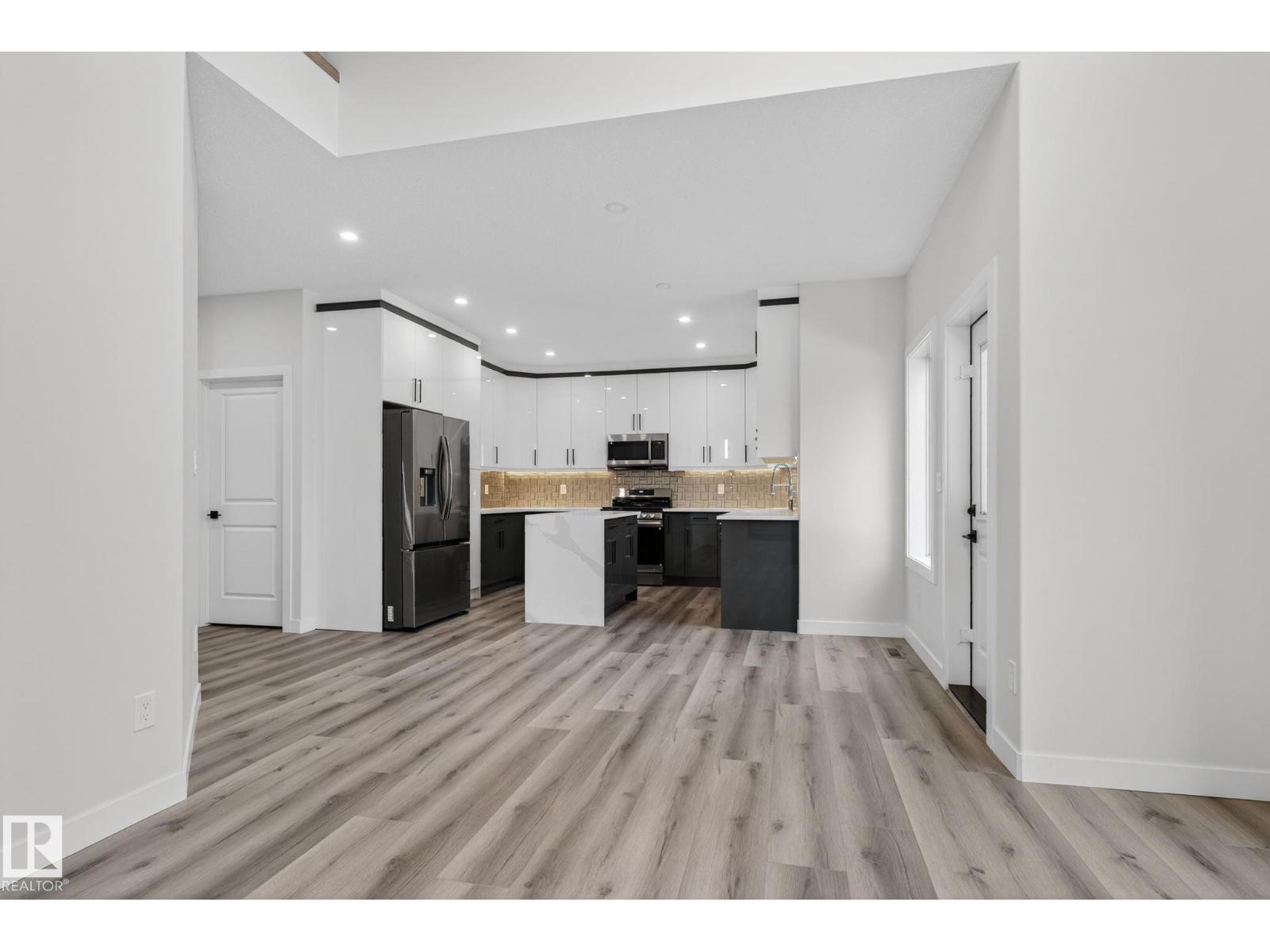 20 HAZELWOOD LN - 8