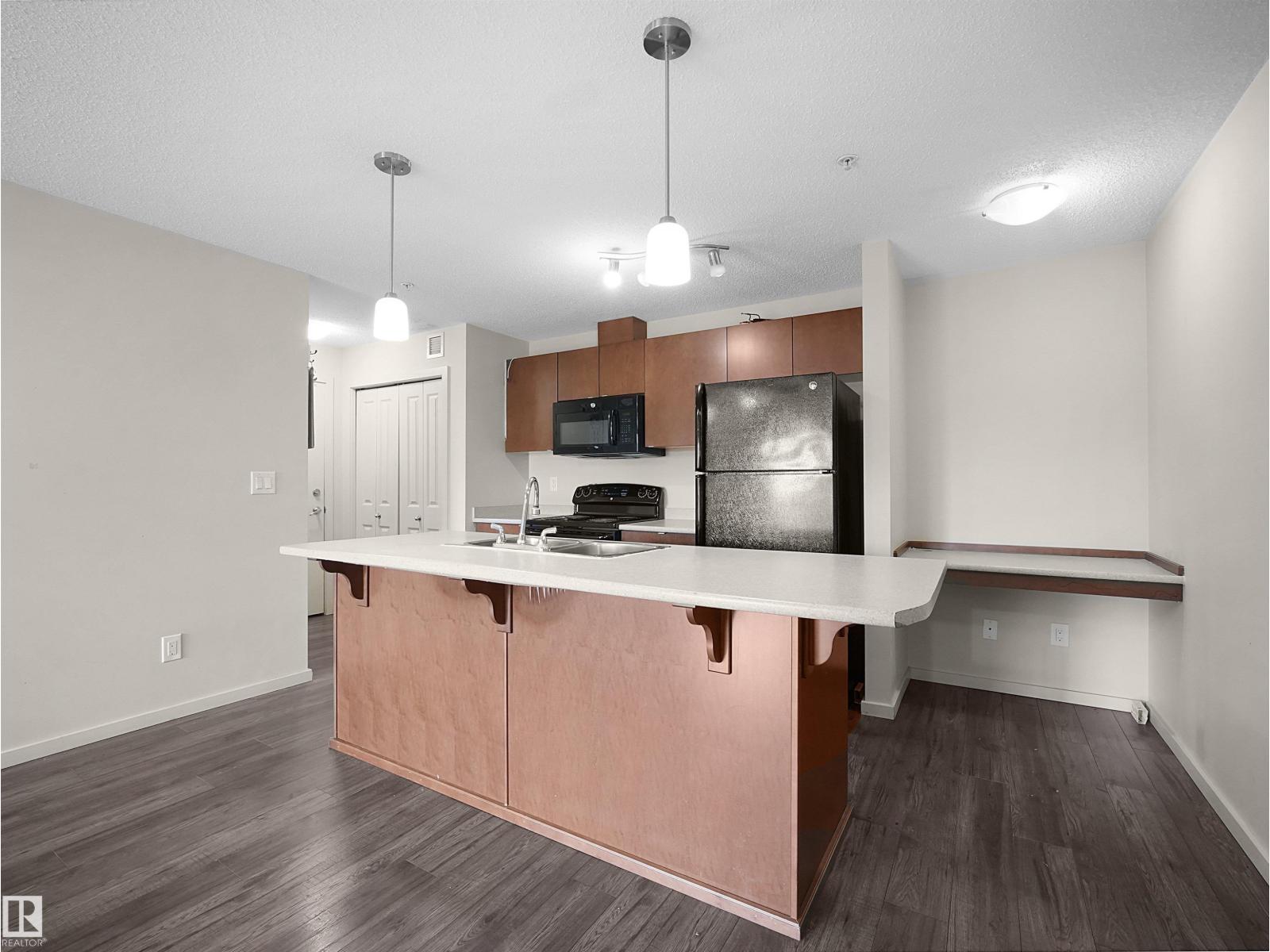 #215 3357 16A AV NW - 11
