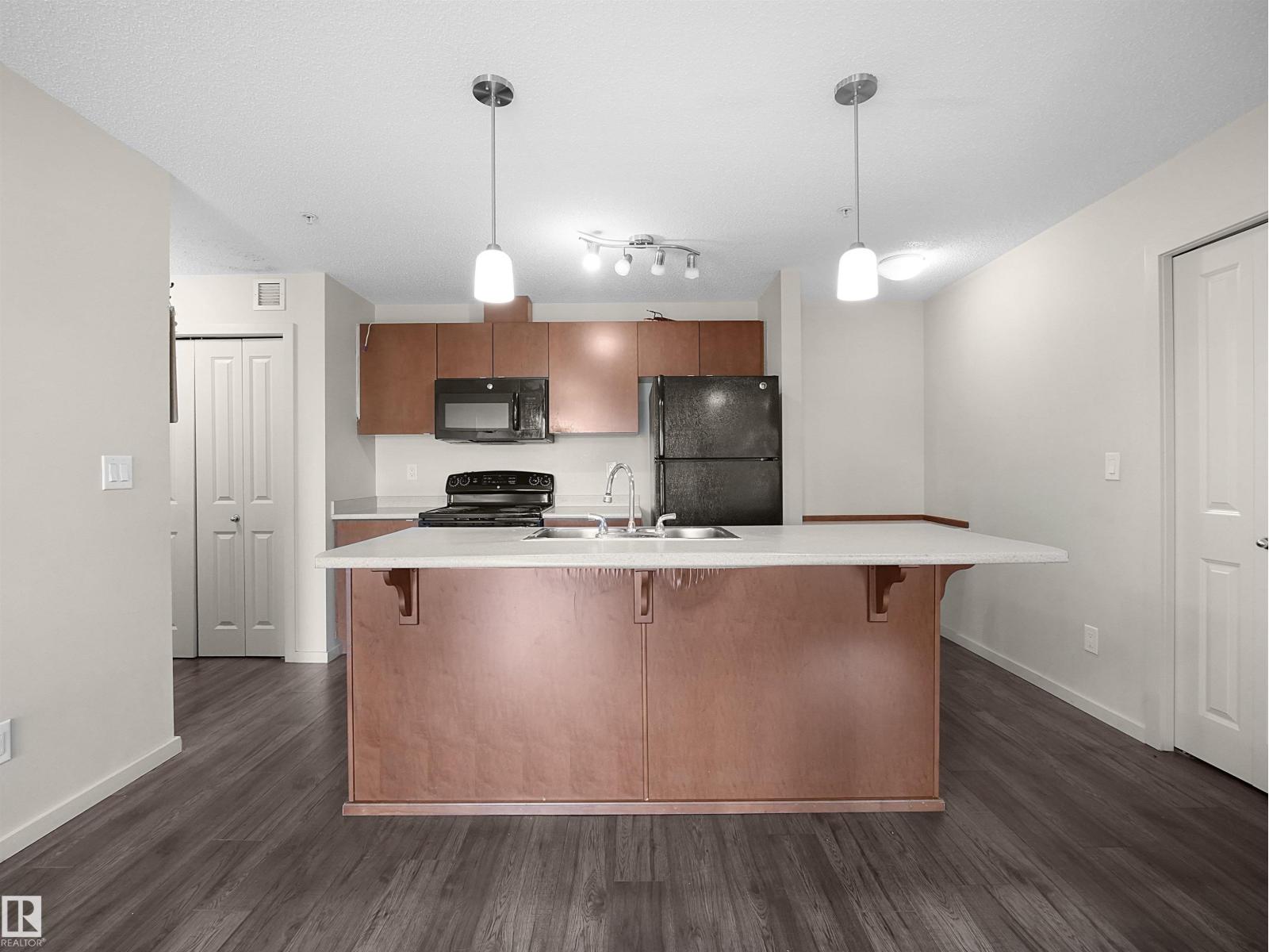 #215 3357 16A AV NW - 12