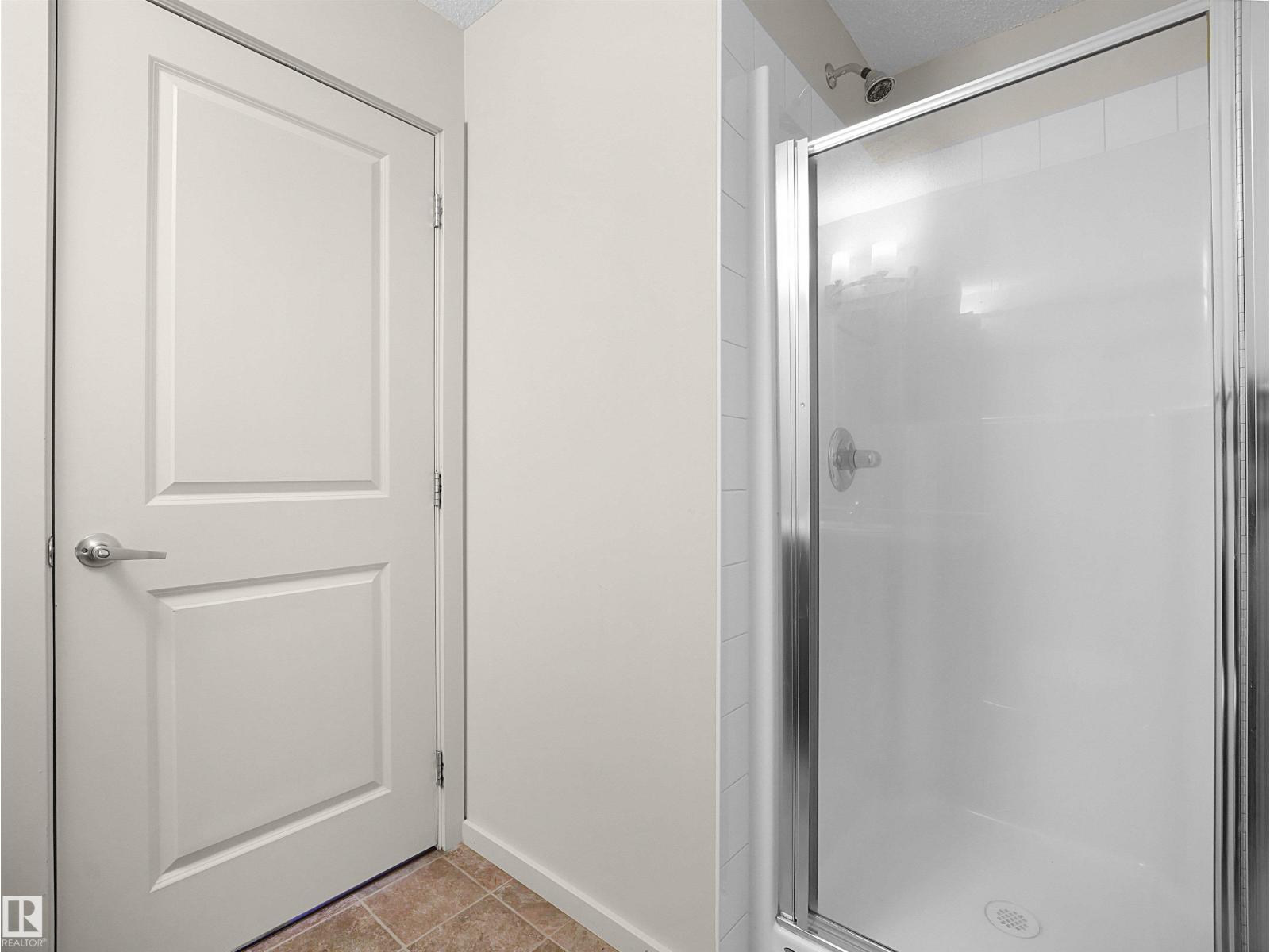 #215 3357 16A AV NW - 17